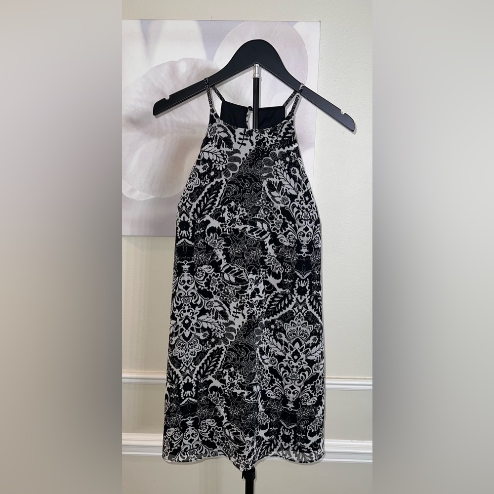 I.N. San Francisco Black & White Sleeveless Round Neck Midi Dress! Size Large.